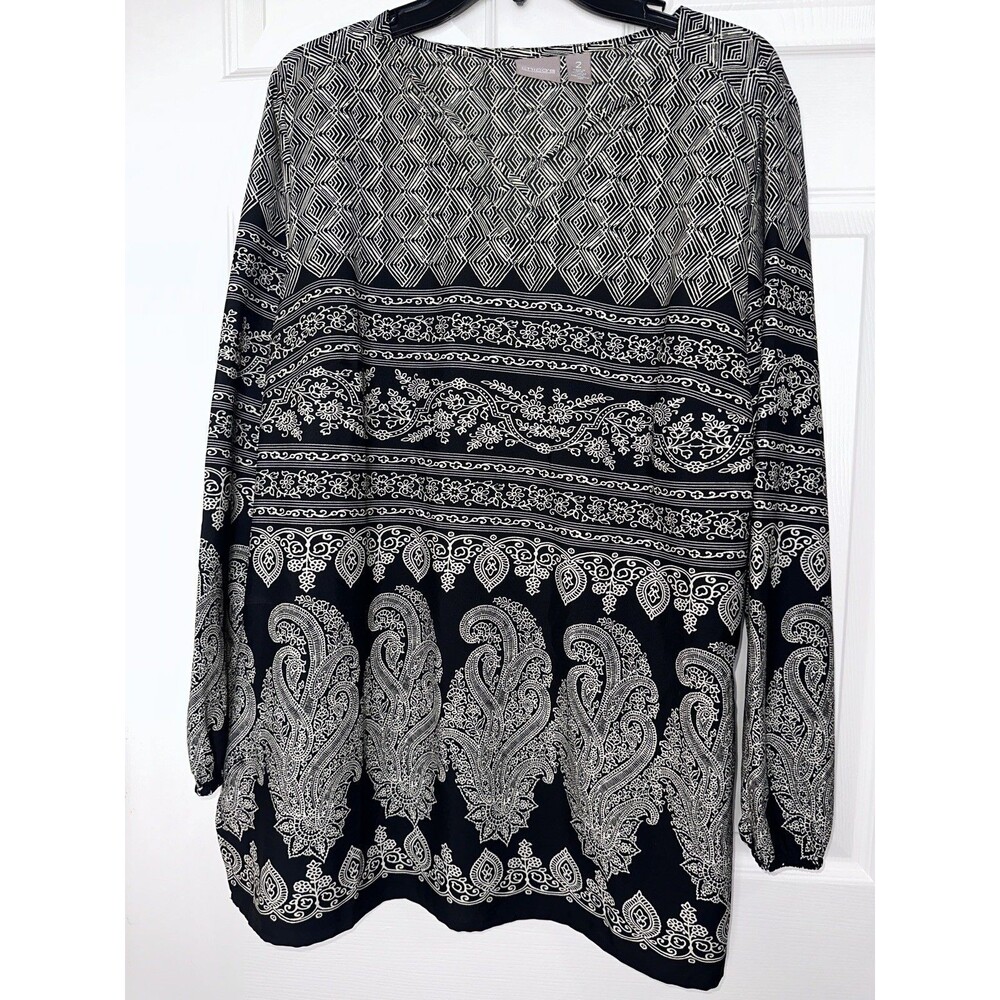 Chicos Tunic Blouse Black White Paisley Size 2 Top 3/4 Sleeves Geometric Print